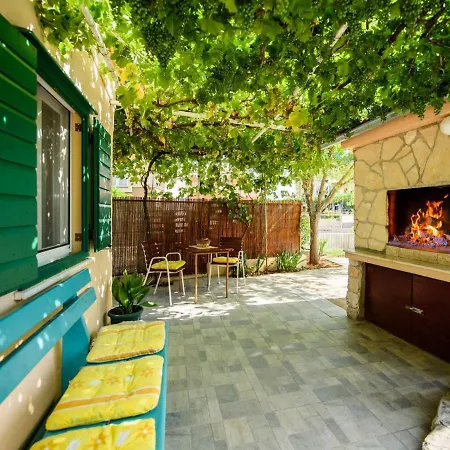 Сasa de vacaciones Taja By Interhome